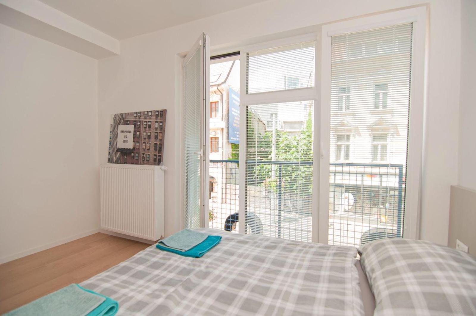 ברטיסלאבה Beautiful Apartment In The City Center מראה חיצוני תמונה